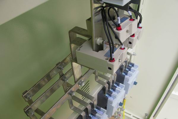 畜禽良种场配电柜-应急照明配电柜使用对工作人员的具